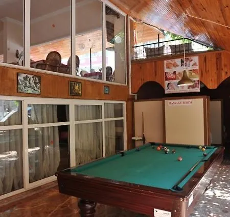 House מלון 3*